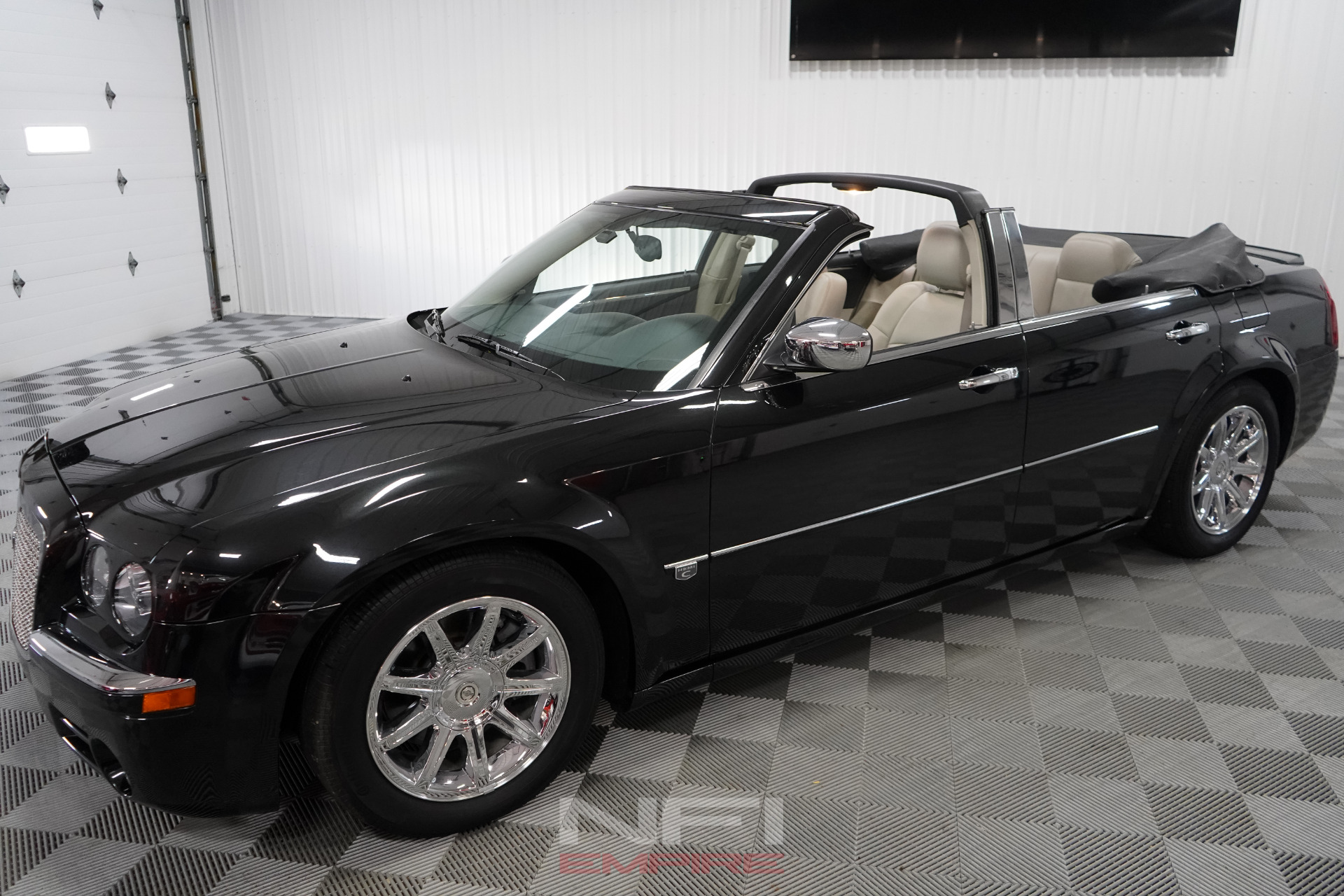 2005 Chrysler 300 Newport Convertible 300C Sedan 4D